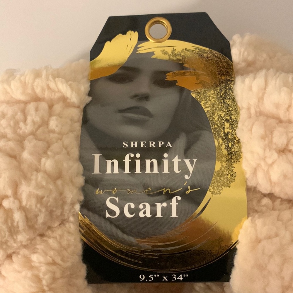 NWT Sherpa Infinity Scarf Women 9.5" X 34" Soft